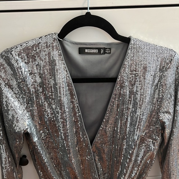 Missguided silver sequin bodysuit size 4 - Picture 4 of 5